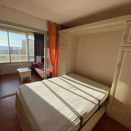 En Bord De Mer, 4 Couchages, Parking Privé, Près Des Commodités Et Parc Aqualand - Fr-1-81-577